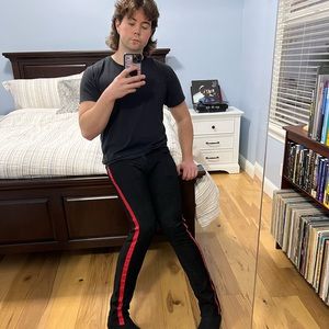 Zara Men’s Size 32 Black With Red Stripe Pants